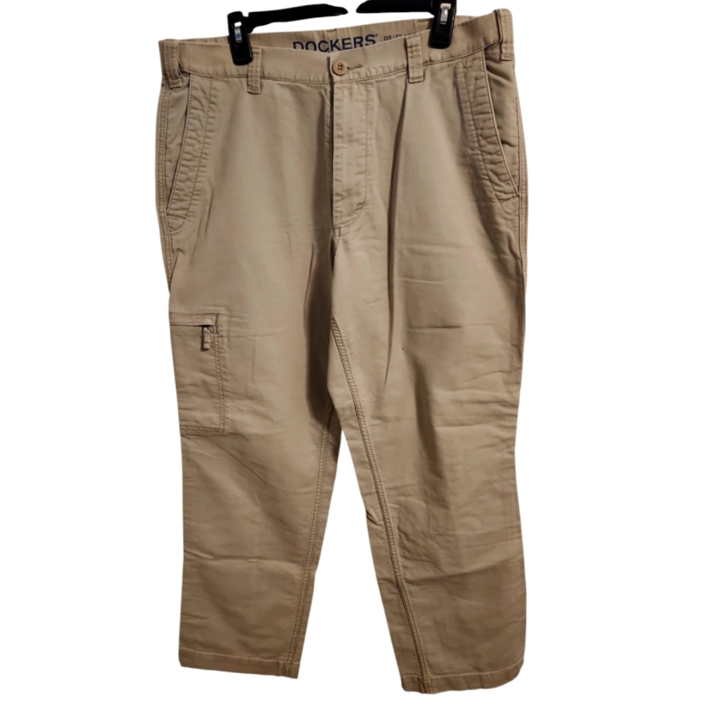 Dockers Men's D3 Classic Fit 36 x 32 Khakis